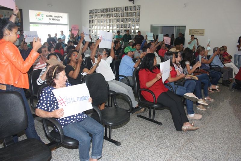 PREFEITO DE PERDIZES É RECONDUZIDO AO CARGO DE PREFEITO.